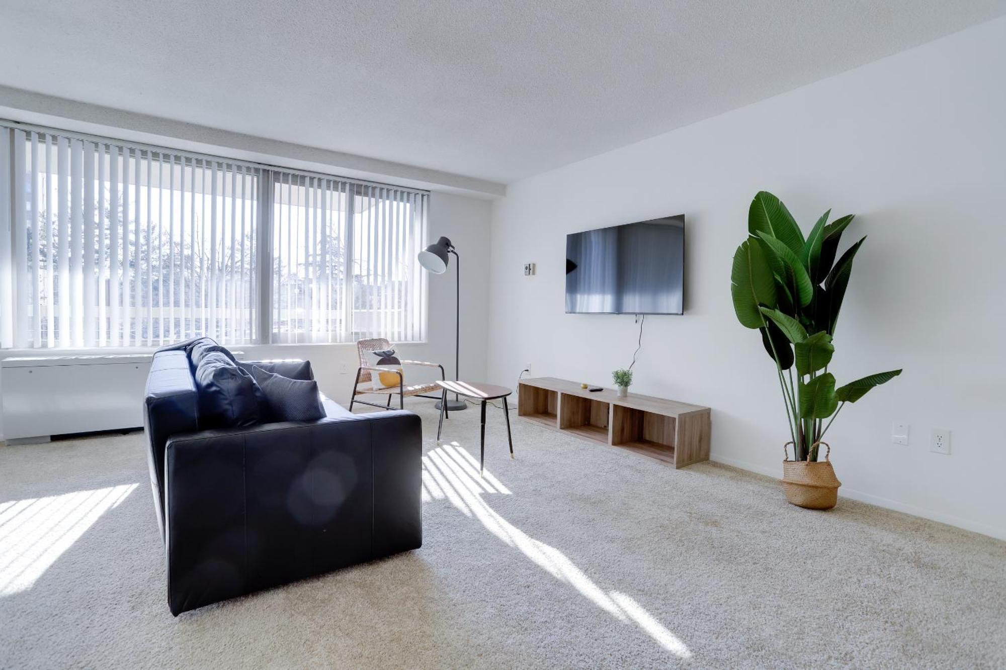 Spacious 2 Bedrooms Apt @Crystal City With Gym Арлингтън Екстериор снимка