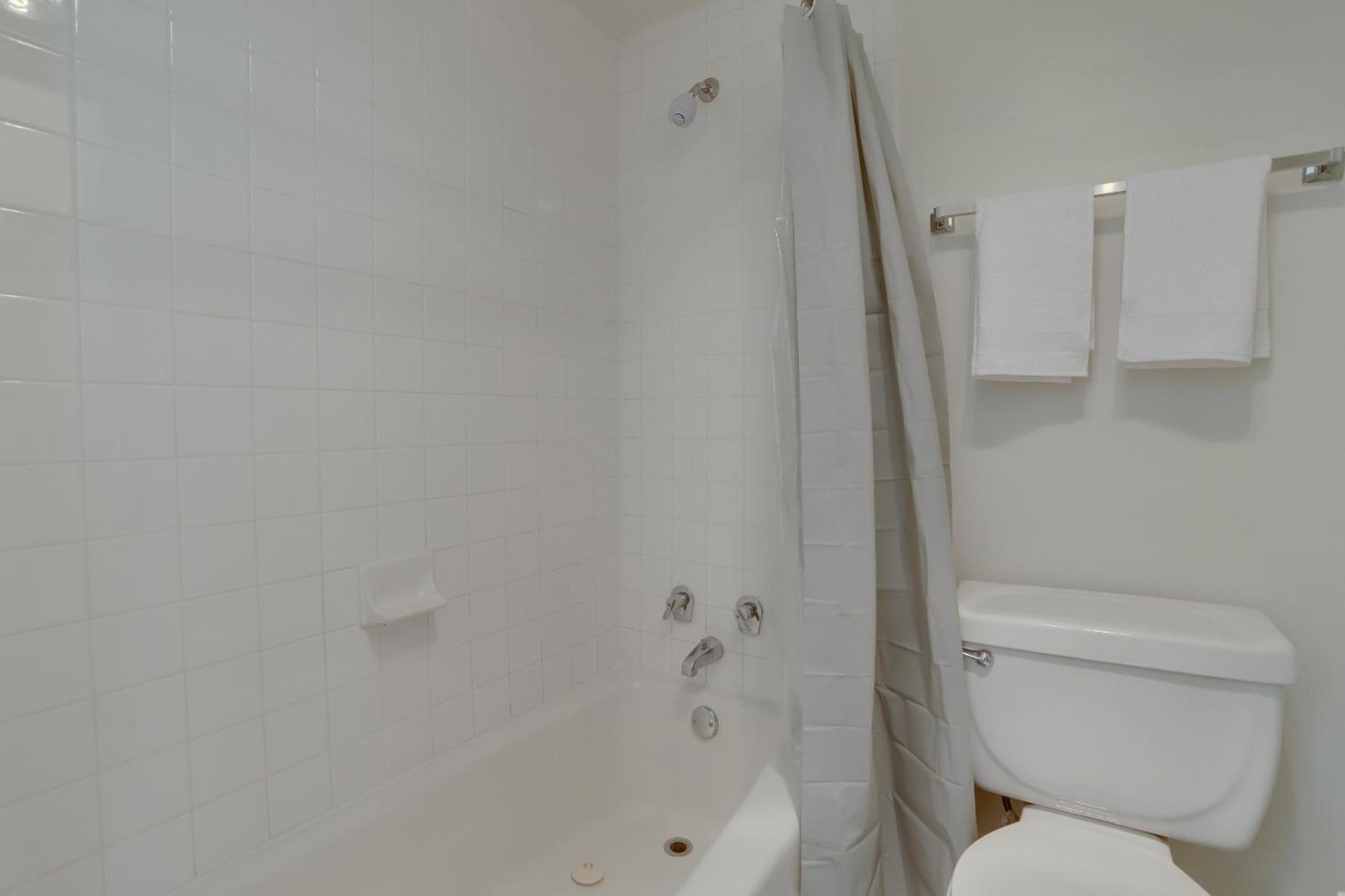 Spacious 2 Bedrooms Apt @Crystal City With Gym Арлингтън Екстериор снимка