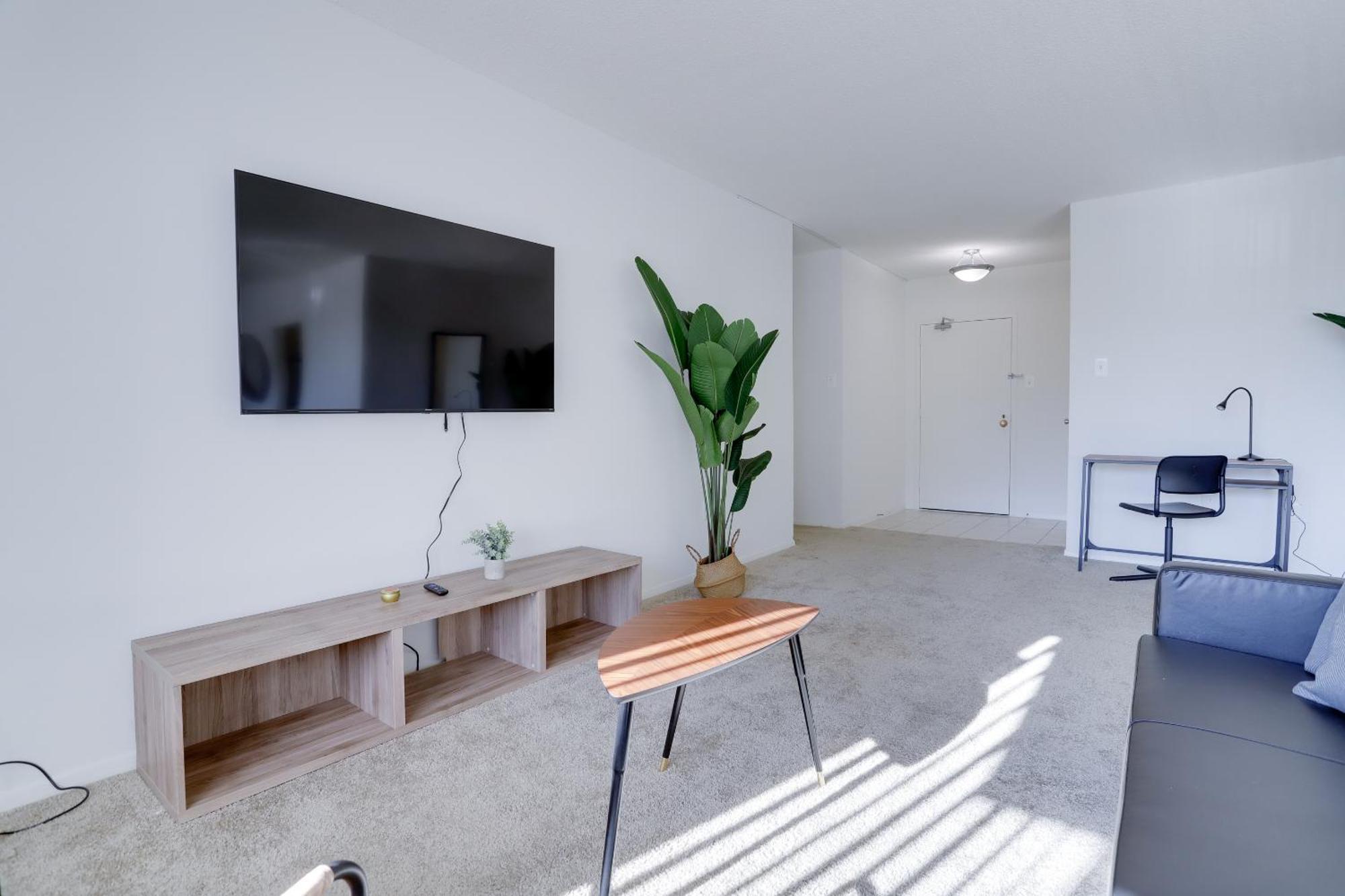 Spacious 2 Bedrooms Apt @Crystal City With Gym Арлингтън Екстериор снимка